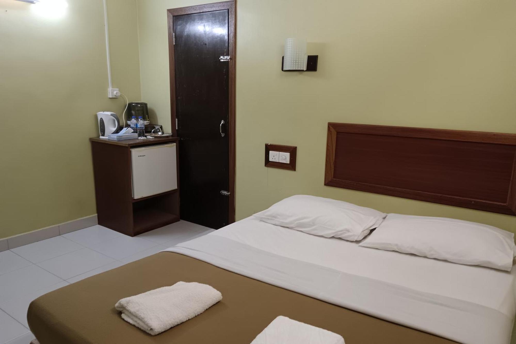 Fins Hotel, Алор Сетар Екстериор снимка